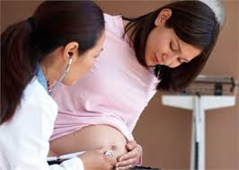 phụ nữ mang thai sinh thường hay sinh mổ